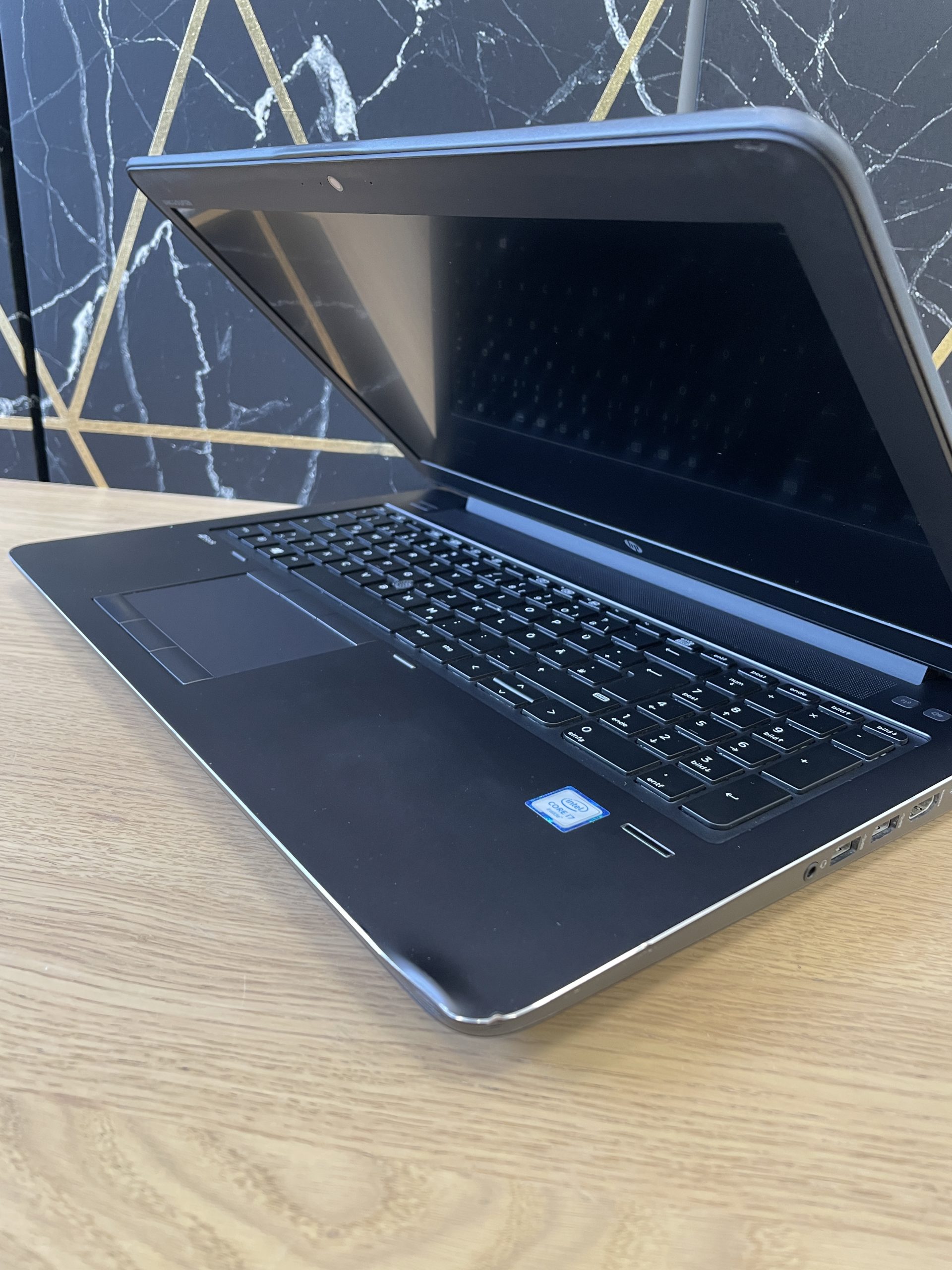 NOTEBOOK RICONDIZIONATO HP ZBOOK 15 G3 15,6″ INTEL CORE I7 6700HQ RAM 16 GB SSD 512 GB NVIDIA QUADRO M1000M 2 GB WINDOWS 10 PRO GRADO B-