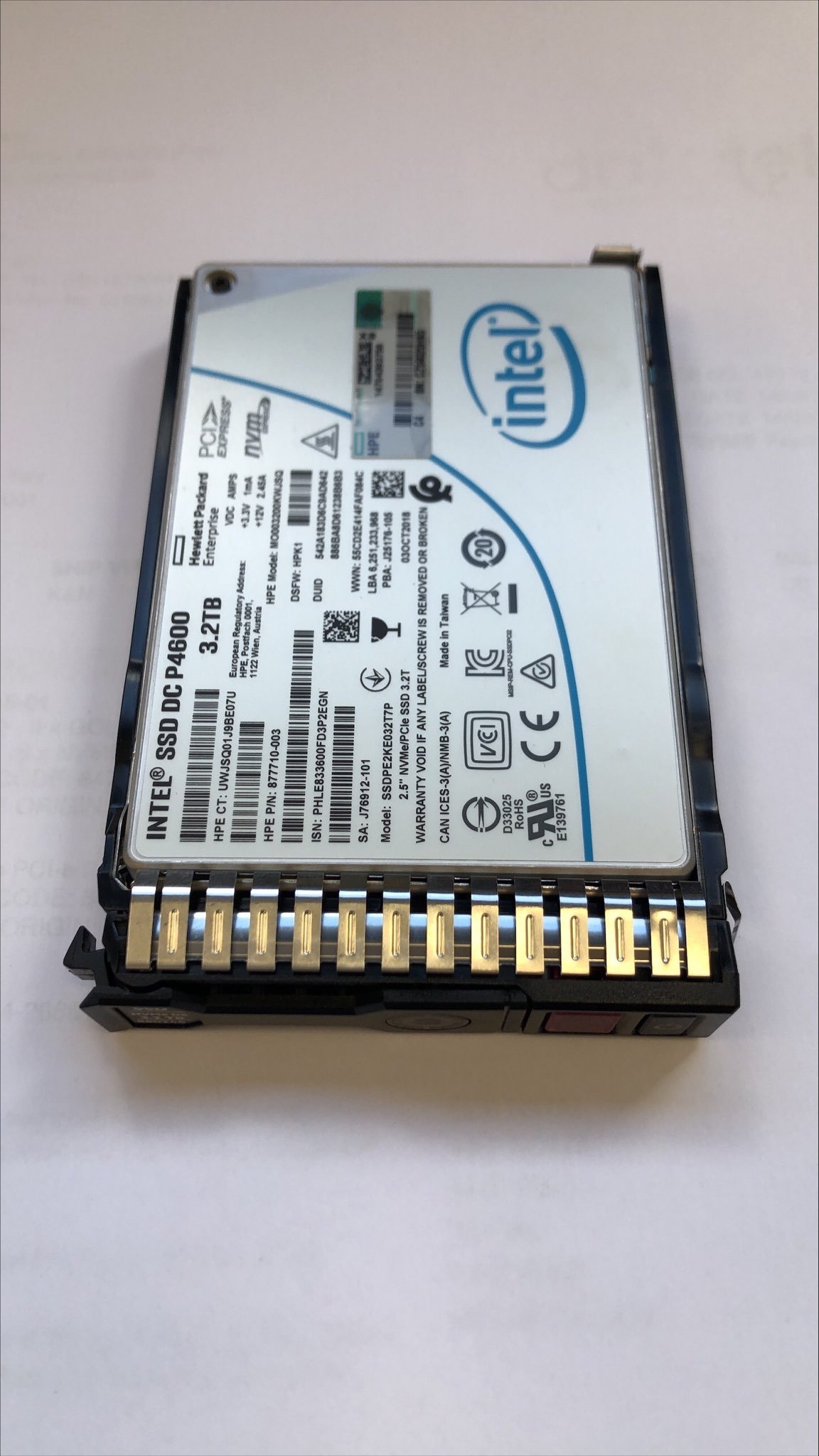SSD RICONDIZIONATO HP ENTERPRISE INTEL SSD DC P4600 3.2TB 2,5″ NVME + CADDY MO003200KWJSQ