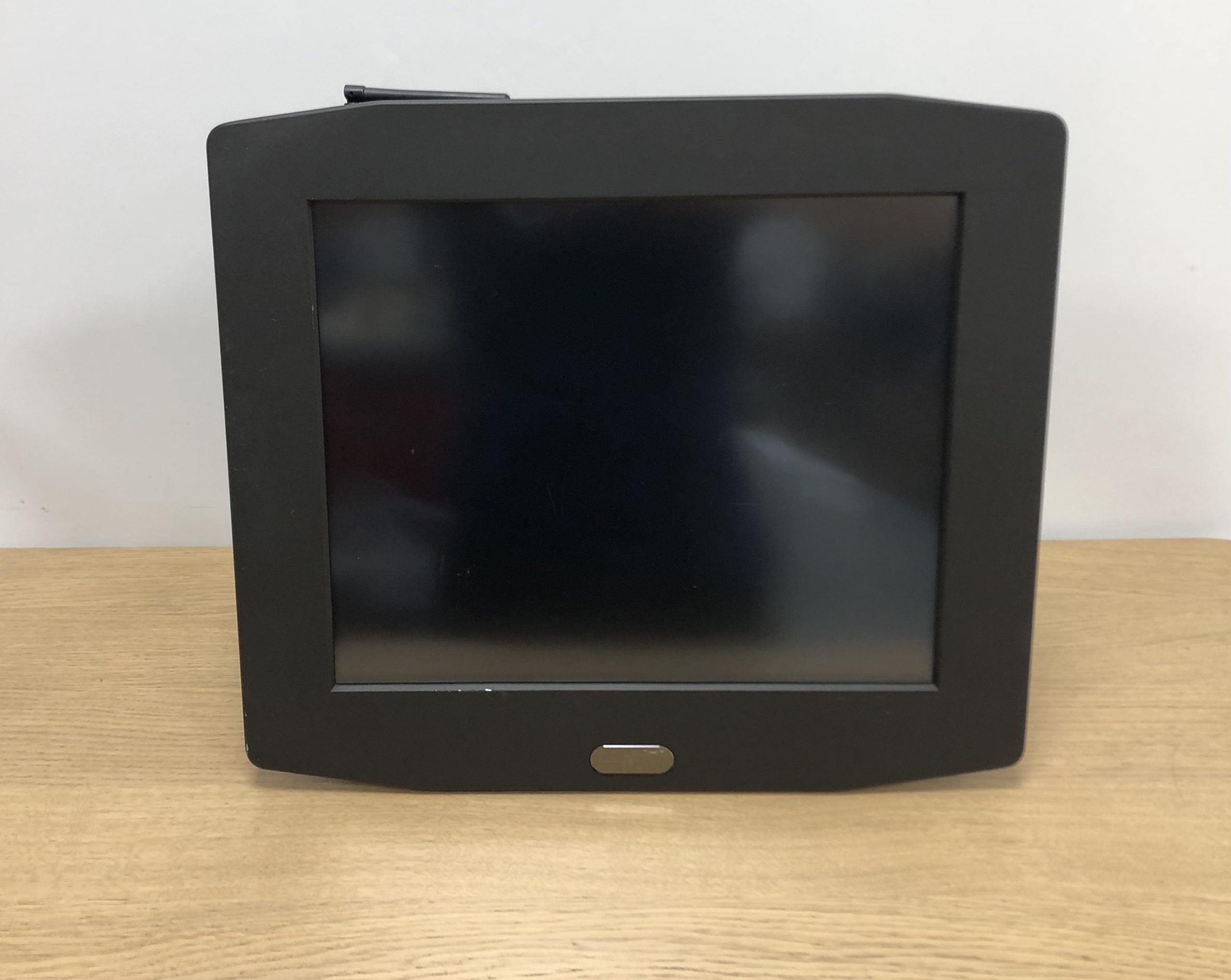 ALL IN ONE RICONDIZIONATO SENORTECH iPOS 7A 17″ CORE I7-6500U RAM 32GB SSD 480GB FREEDOS -NO BASE- GRADO B+
